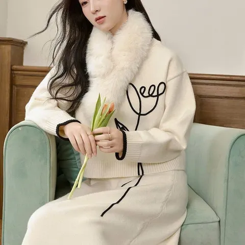 Set bộ áo và váy len trắng đan hoa mảnh đen nghệ thuật viền lông tơ tiểu thư