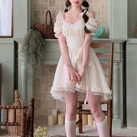 Váy xòe caro đỏ dập bèo trễ vai lệch tà công chúa (SẴN)