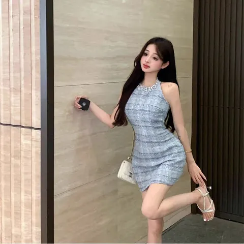 Set váy đầm dạ gai vải tweet xanh dương kẻ caro cổ yếm đính đá ngọc (SẴN)