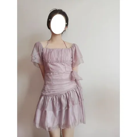 Váy voan xòe trễ vai màu tím nhẹ nhàng. Váy voan lệch tầng cúp ngực tím mộng mơ