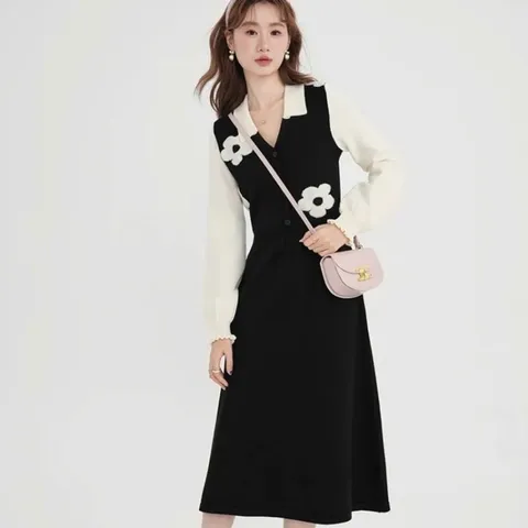 Váy len đen phối hoa cổ bẻ sơ mi đơn giản
