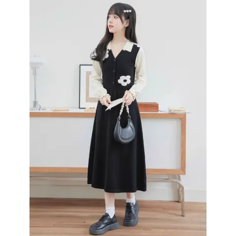 Váy len đen phối hoa cổ bẻ sơ mi đơn giản