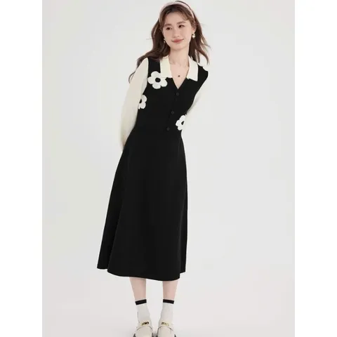 Váy len đen phối hoa cổ bẻ sơ mi đơn giản