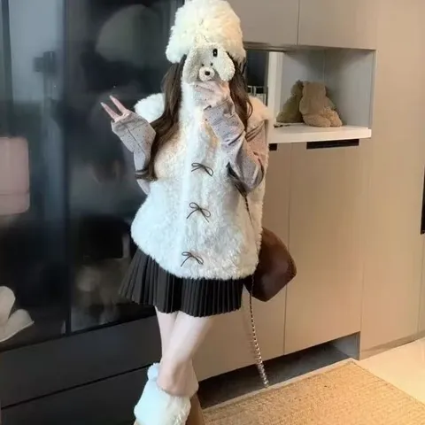 Áo khoác gile lông cừu màu be cao cổ đính nơ nâu dễ thương