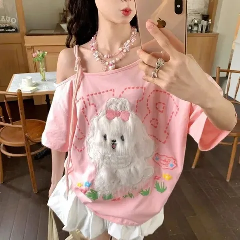 Áo thun trễ vai phối dây đeo vai thêu hình chú cún bông dễ thương
