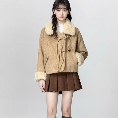Áo khoác nhung nâu phối cổ lông cừu dáng ngắn phối nút cúc dây nơ khuyu sừng