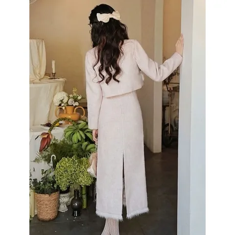 Set đầm dạ hồng dáng dài và áo vest cổ khăn lệch tiểu thư (SẴN)
