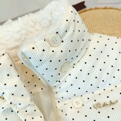 Áo phao gile chấm bi đen trắng cao cổ lót lông phối túi