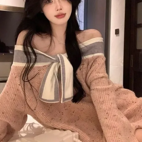 Áo len trễ vai dáng nơ màu hồng phối xám dáng dài tiểu thư