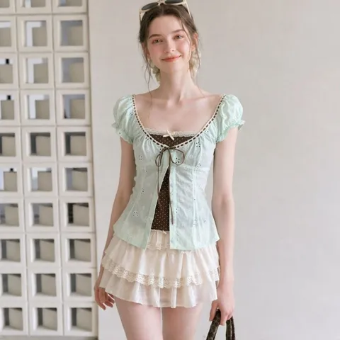 Áo thô bèo chấm bi kiểu thắt dây nơ phối hai lớp may liền đính cúc tiểu thư (SẴN CHUẨN QUẢNG CHÂU)