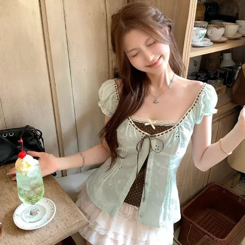 Áo thô bèo chấm bi kiểu thắt dây nơ phối hai lớp may liền đính cúc tiểu thư (SẴN CHUẨN QUẢNG CHÂU)