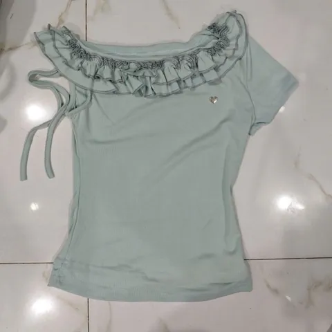 Áo thun xanh ngọc cổ bèo lệch vai co giãn dáng ôm cực xinh