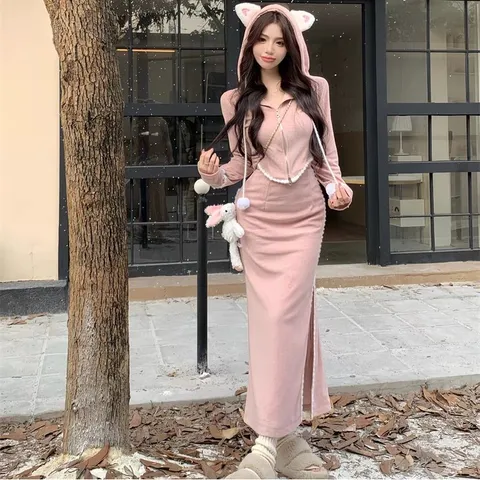 Set váy suông dáng dài xẻ tà và áo khoác tai mèo màu hồng dễ thương ( SẴN S)