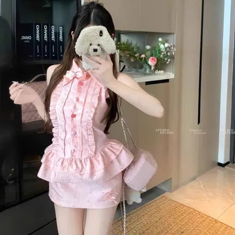 Set đầm hồng bèo và sơ mi khoét tay ngọt ngào