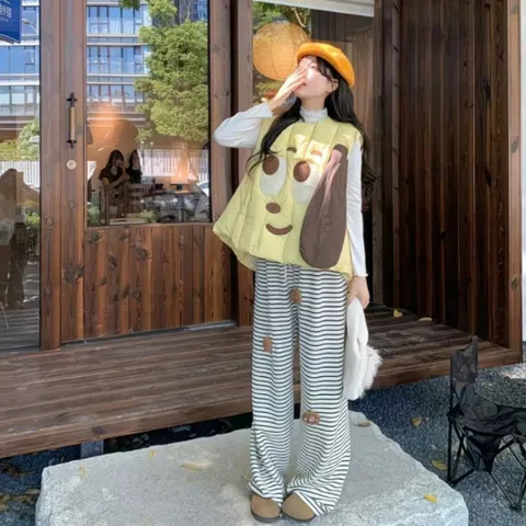 Áo phao gile hình chú cún màu vàng thêu mắt và tai nâu dễ thương. Áo phao hình chú chó vàng thêu nổi (SẴN GIAO NHANH)