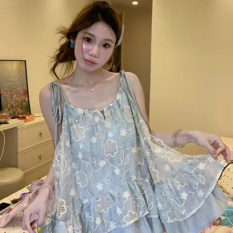 Áo Hai Dây Bèo Tầng Xòe Rộng Voan Thêu Ren Hoa Nữ Tính Đi Biển