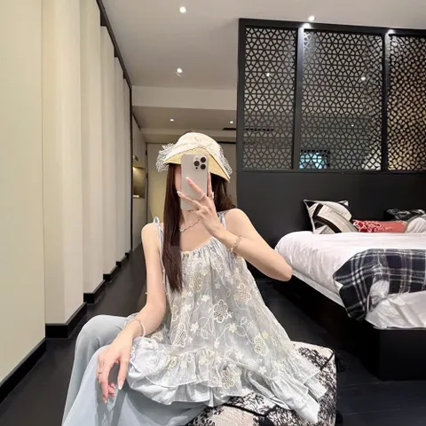 Áo Hai Dây Bèo Tầng Xòe Rộng Voan Thêu Ren Hoa Nữ Tính Đi Biển