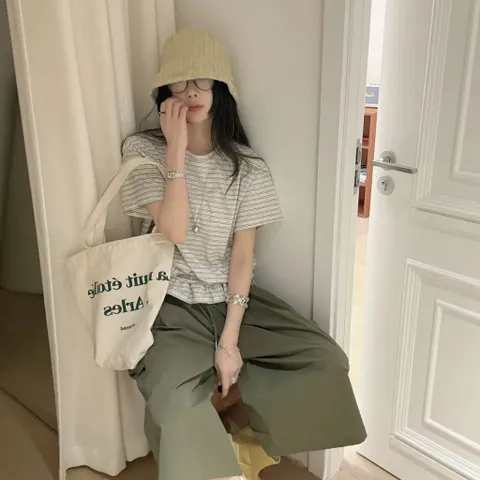 Áo phông kẻ ngang basic bo chun hông viền bèo phong cách Hàn Quốc cho nữ