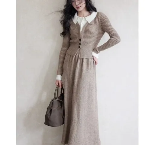 Set bộ đầm len dáng dài và áo polo đính cúc phối trắng thanh lịch trơn màu