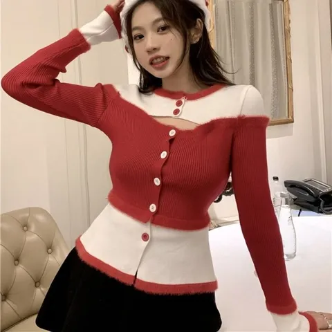 Áo len đính cúc phối hai màu xẻ ngực. Áo len kiểu croptop hai màu tiểu thư ( SẴN XẢ KHO)