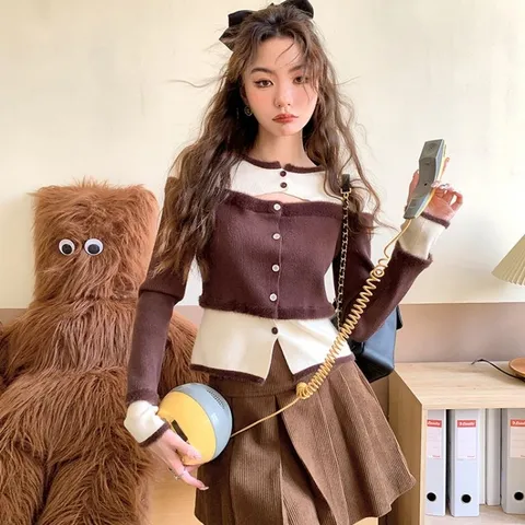 Áo len đính cúc phối hai màu xẻ ngực. Áo len kiểu croptop hai màu tiểu thư ( SẴN XẢ KHO)