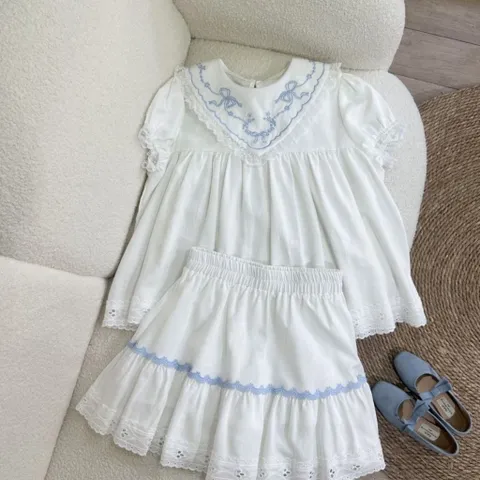 Set bộ áo babydoll viền ren và chân váy thô trắng họa tiết hoa xanh cổ tích kiểu Pháp dễ thương (SẴN)