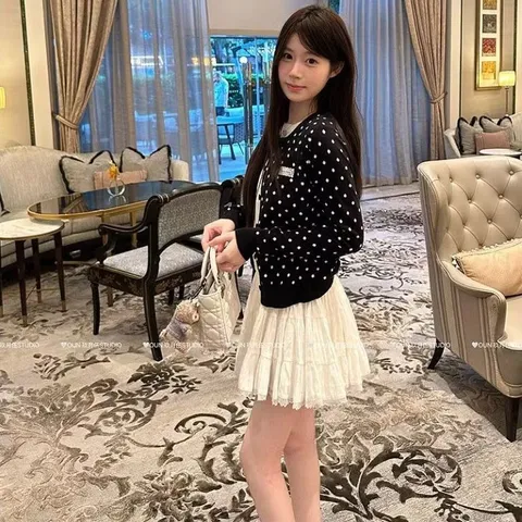 Áo khoác len cardigan 2 lớp cổ tròn chấm bi đen trắng cho nữ tiểu thư