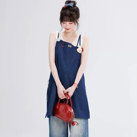 Váy Yếm Bò Denim Xanh Phối Áo Bèo Trắng Dáng Chữ A Xẻ Tà Đính Dâu Đỏ Phong Cách Mori Girl Dễ Thương