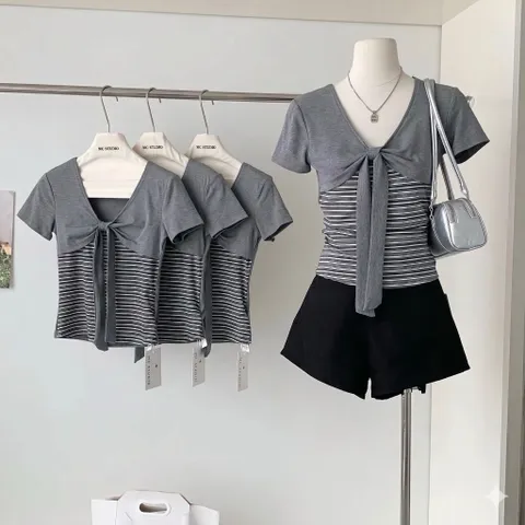 Áo thun nữ tay ngắn kẻ sọc màu xám phối nơ ngực phong cách Hàn Quốc. Áo kiểu hai mảnh thắt nơ cộc tay mùa hè cá tính