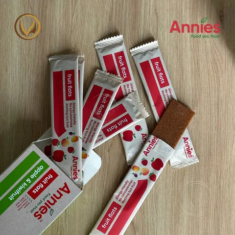 Thanh trái cây sấy dẻo táo & kiwi Annie’s Apple & Kiwifruit Fruit Flats 8 thanh x 10g