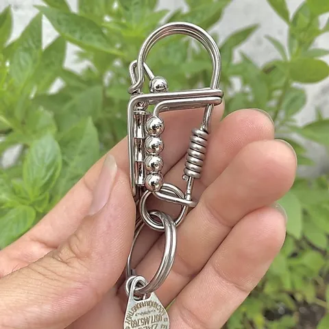 Móc khoá inox 304 làm thủ công bằng que hàn 2 ly phối trụ đốt tre và bi càng dùng càng sáng bóng