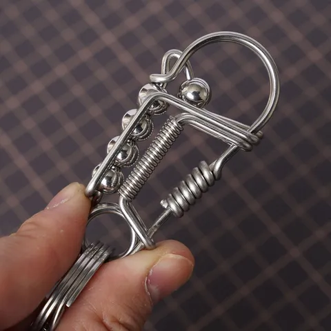 Móc khoa thủ công làm từ inox 304 sợi 2 ly cao cấp 2 cánh đá xanh đỏ