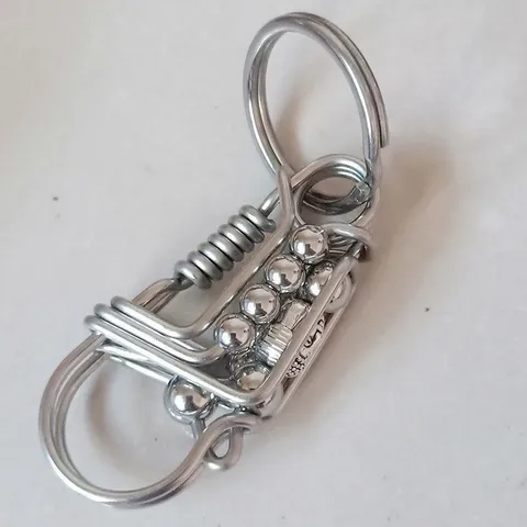 Móc khoá inox  thủ công  cao cấp phong thuỷ gắn hình phật tổ như lai cầu bình an