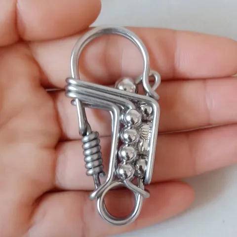 Móc khoá inox  thủ công  cao cấp phong thuỷ gắn hình phật tổ như lai cầu bình an