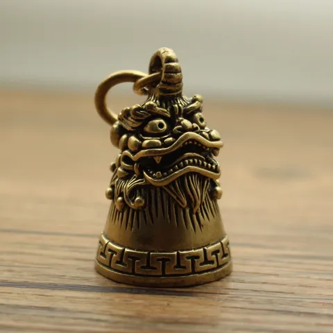 Chuông đồng phong thuỷ hình quái vật thiết kế tinh xảo âm thanh vang