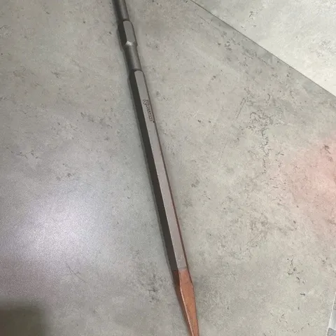 Mũi đục bê tông MB TOOl phi 17 nhọn dài và dẹt 40cm siêu cứng
