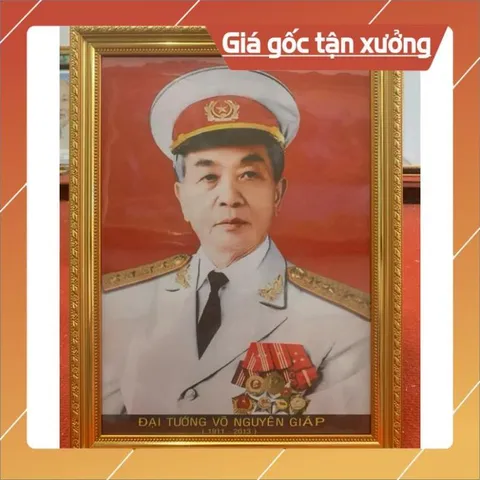 Khung kèm ảnh Bác Giáp (30x40cm) CÓ HOẢ TỐC