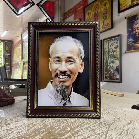Khung Ảnh chân dung HỒ CHÍ MINH - Có khung  có hoả tốc