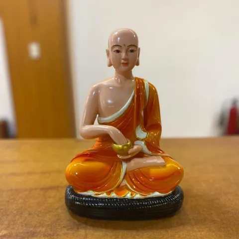Tượng Sivali thánh tăng- màu vàng , màu cam cao 30cm mẫu đẹp composite 2 màu