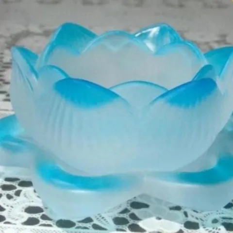Đế hoa sen lưu ly đặt đèn cày nhiều màu cực đẹp chân rời