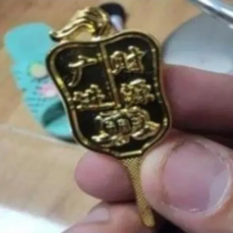 Quạt ông địa MẠ VÀNG CÓ  DƯƠNG KHOA SHOP