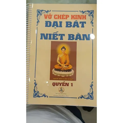 Vở chép Kinh ĐẠI BÁT NIẾT BÀN a4 lò xo trắng trơn trọn bộ 2 QUyển