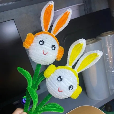 Chậu hoa thỏ mini kẽm nhung.Hoa thỏ cành handmade