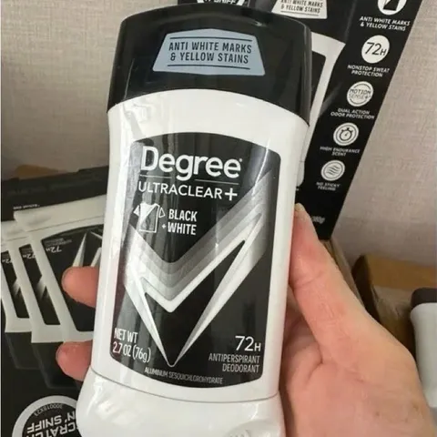 Sáp Khử Mùi Degree Ultra Clear+ 76g 826988