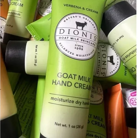 Kem chống lão hóa da tay DIONIS GOAT MILK SKINCARE dưỡng ẩm, cải thiện sự không đều màu cho da 28g của Mỹ 826991