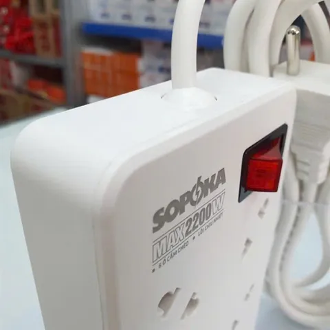 Ổ cắm điện 6 lỗ chéo lõi chịu nhiệt 2200W 6A2 SOPOKA