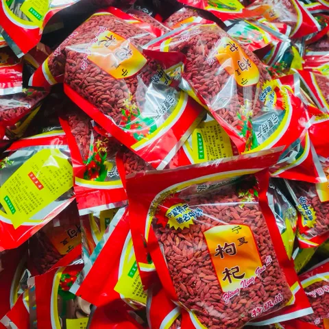 1Kg Kỷ Tử Ninh Hạ (Câu Kỉ Tử) Màu Tự Nhiên Không Nhuộm, Hạt To Đều, Dùng Pha Trà, Tiềm Gà, Giúp Đẹp Da, Dễ Ngủ, Sáng Mắt