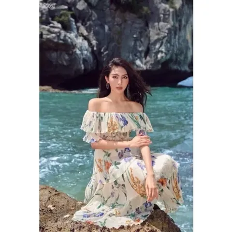 💃💃đầm dập ly hoa bẹt vai💃💃 siêu đẹp, có thể mặc được 2 kiểu: lên vai và bẹt vai đều đẹp Giá 390k Hàng có sẵn giao ngay