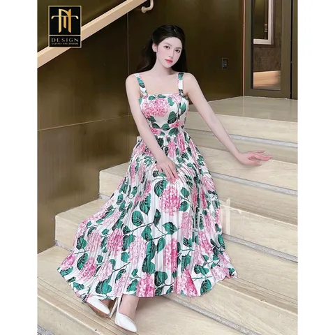 Đầm  hot xinh sang. chất lụa satin cao cấp.  tôn dáng che bụng eo thon các chị đi chơi đi tiệc đều đẹp ạ Hang có sẵn