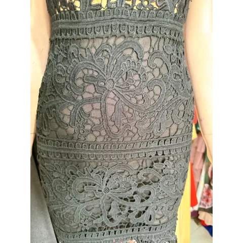 ĐẦM REN NỔI 2 LỚP CAO CẤP kèm ảnh thật Hàng có sẵn giao ngay S Size S, eo dưới 70 cm Giá 350k Đúp lót 2 lớp Màu đen